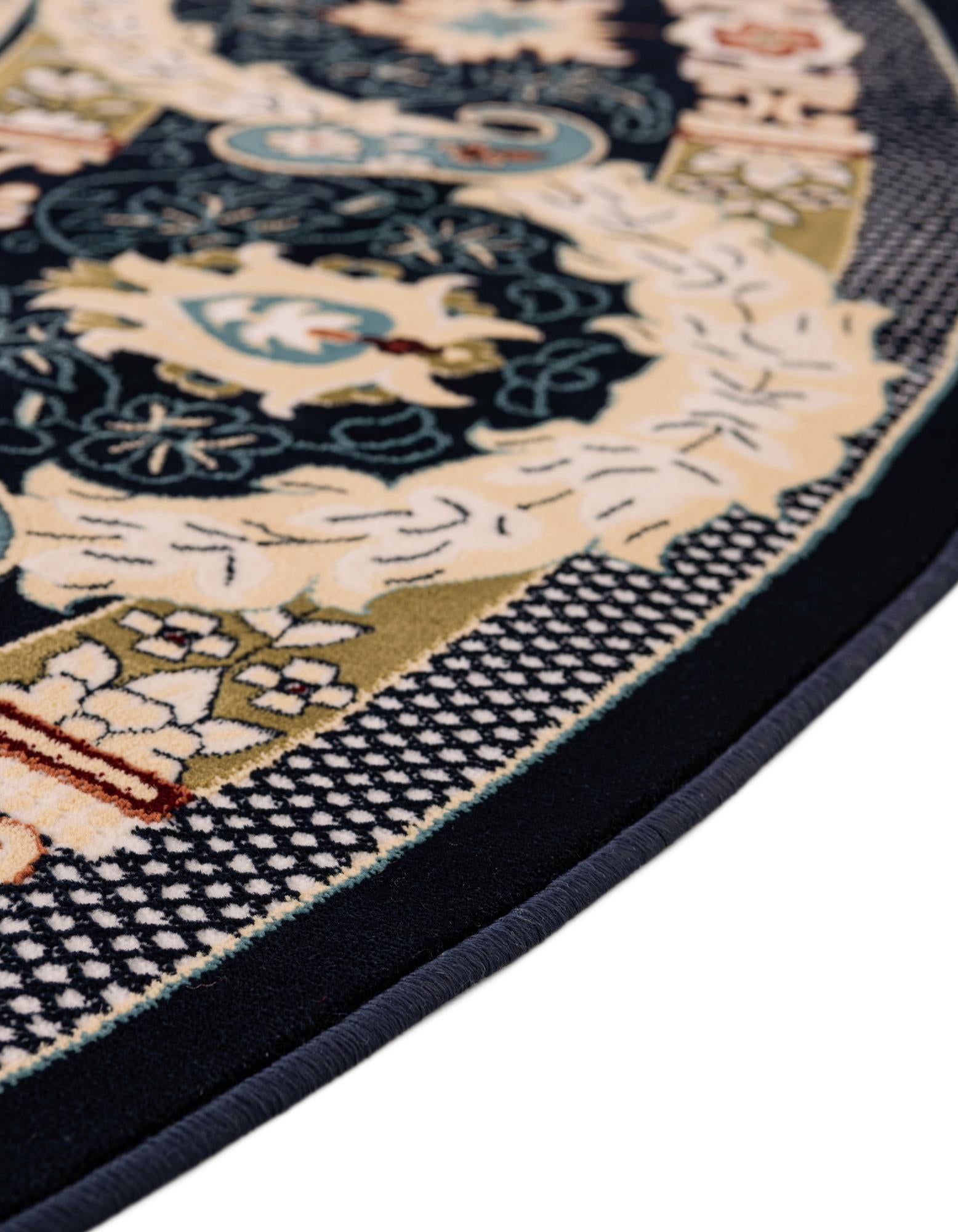 3' 1 x 5' 3 Nain Design Oval Rug