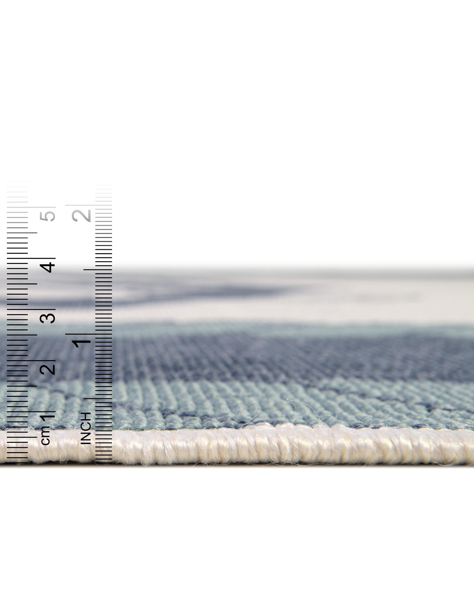 4' x 6' Easy-Clean Coastal Indoor / Outdoor Oval Rug