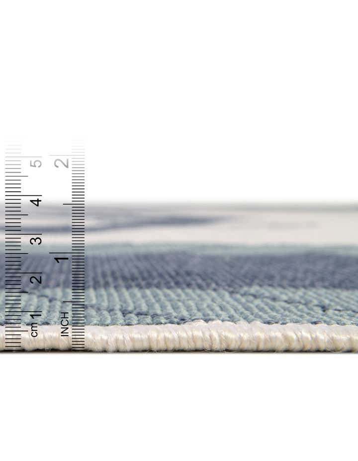 4' x 6' Easy-Clean Coastal Indoor / Outdoor Oval Rug