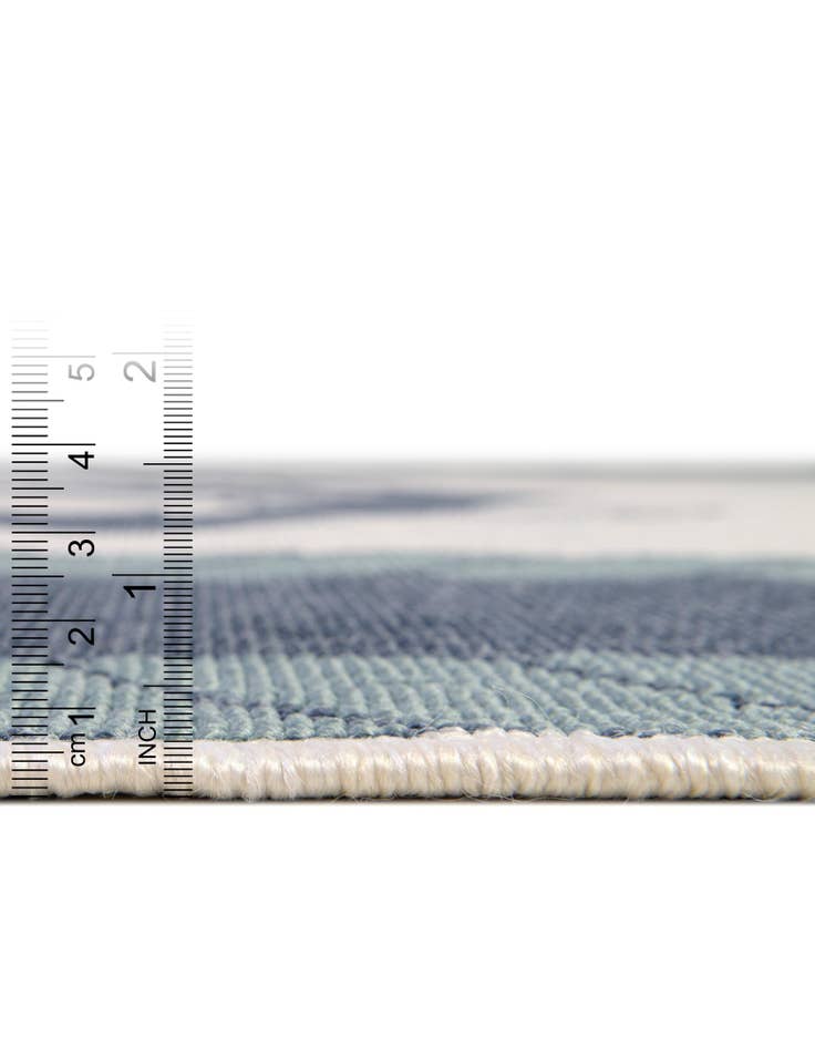 Detail image of 4' x 6' Easy-Clean Coastal Indoor / Outdoor Oval Rug