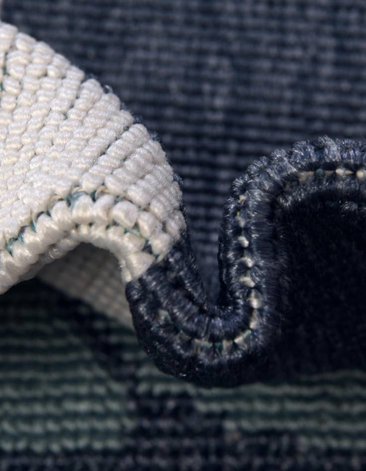 Detail image of 4' x 6'  Washable Coastal Indoor / Outdoor Oval Rug