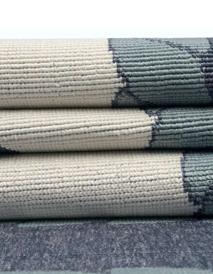 4' x 6' Easy-Clean Coastal Indoor / Outdoor Oval Rug
