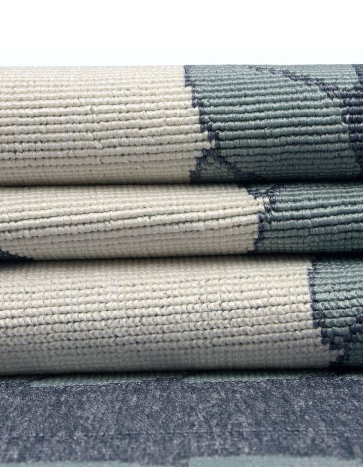 Detail image of 4' x 6' Easy-Clean Coastal Indoor / Outdoor Oval Rug