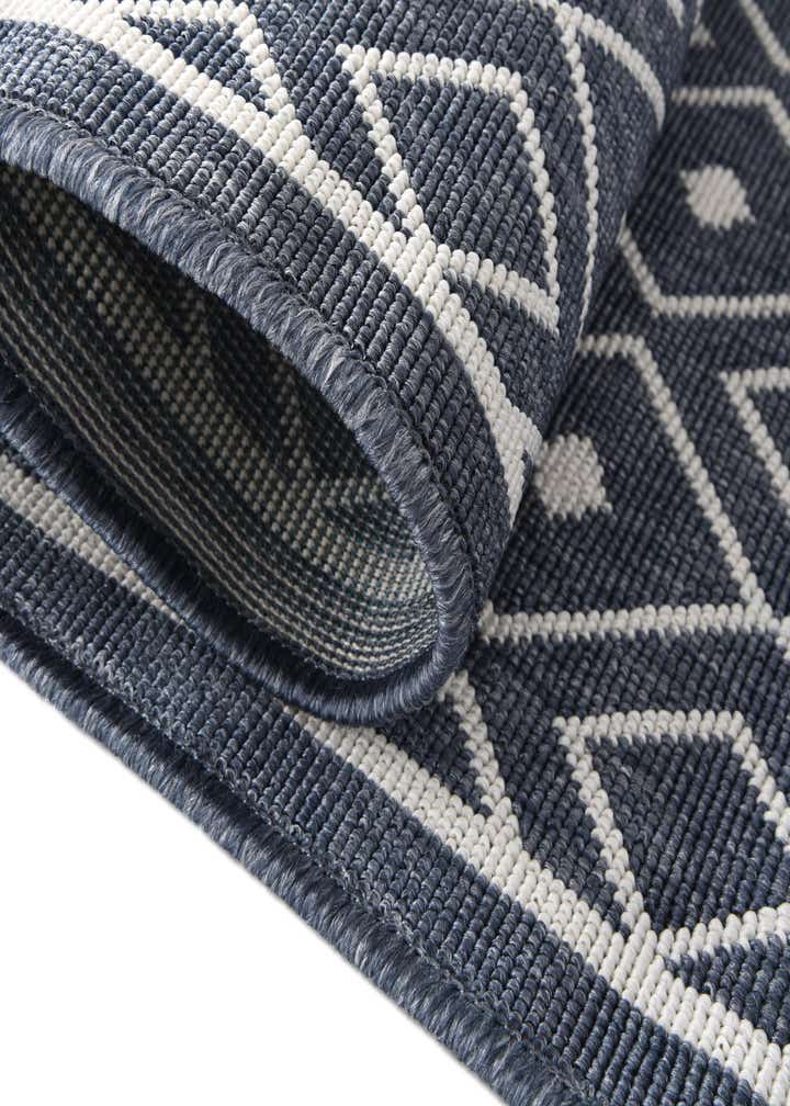 7' 10 x 10' Easy-Clean Lattice Indoor / Outdoor Oval Rug
