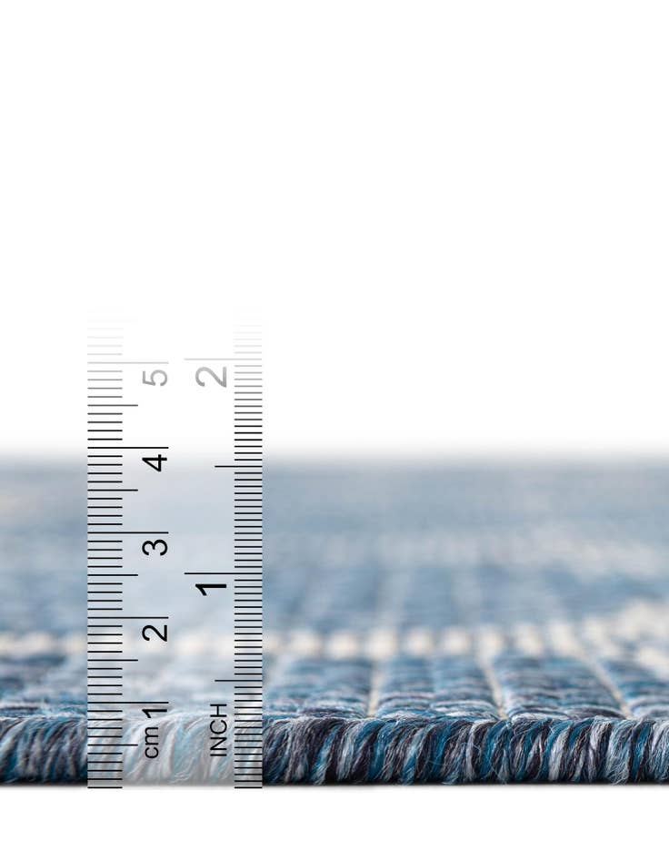 Detail image of 5' 3 x 8' Washable Lattice Indoor / Outdoor Oval Rug