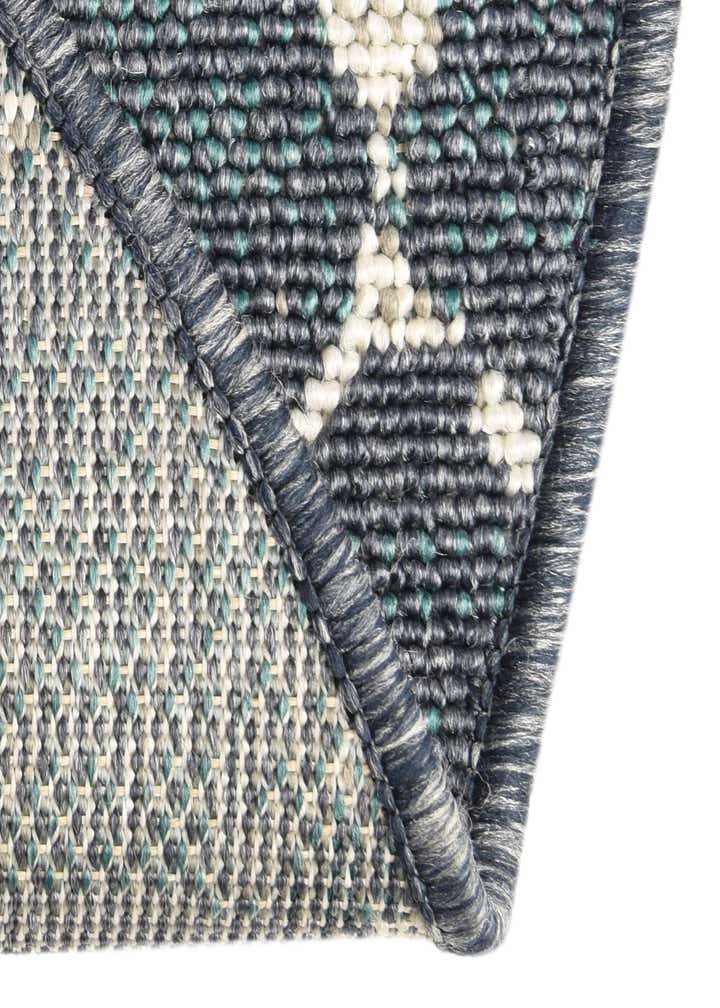 5' 3 x 8' Easy-Clean Trellis Indoor / Outdoor Oval Rug