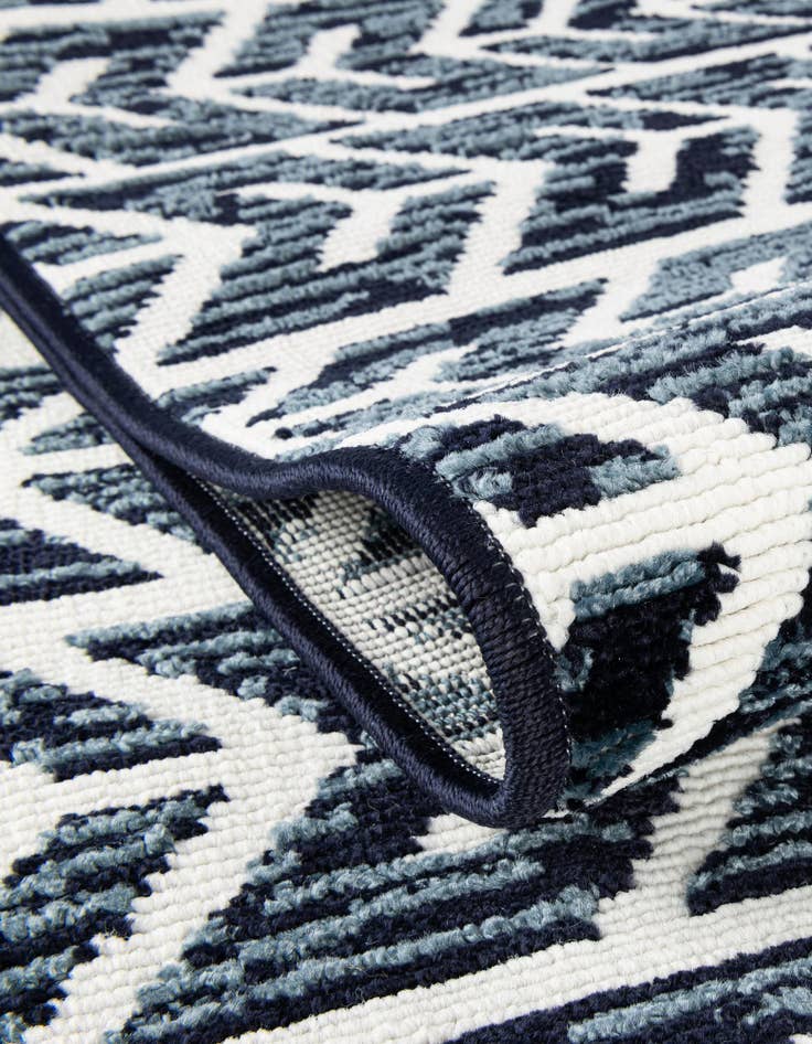 Detail image of 5' x 8' Easy-Clean Sabrina Soto Aston Indoor / Outdoor Oval Rug