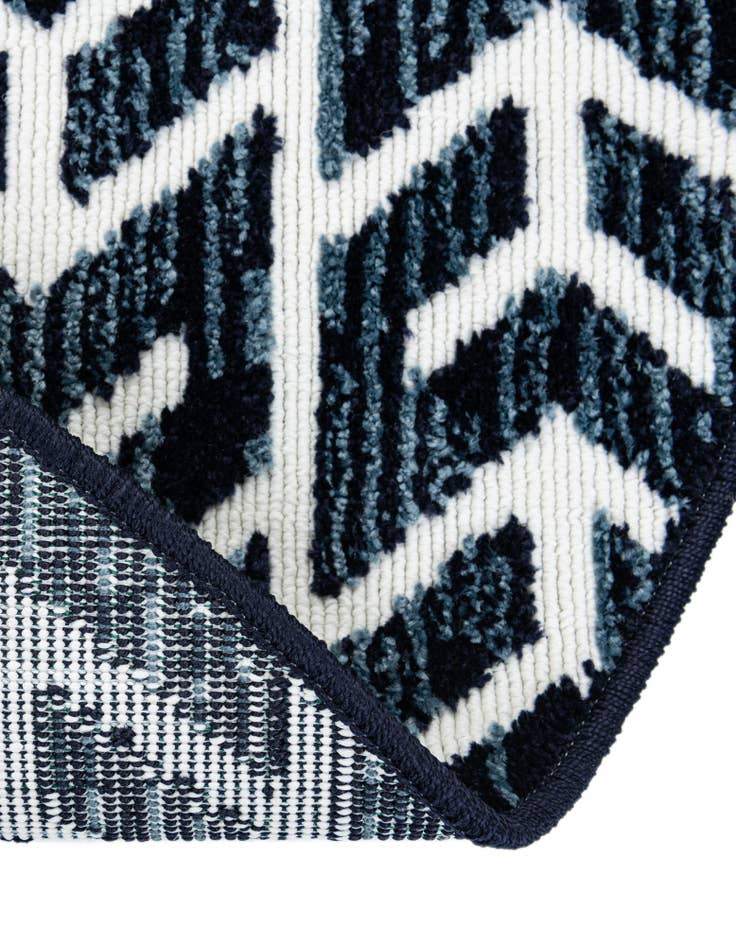 Detail image of 5' x 8'  Washable Sabrina Soto Aston Indoor / Outdoor Oval Rug