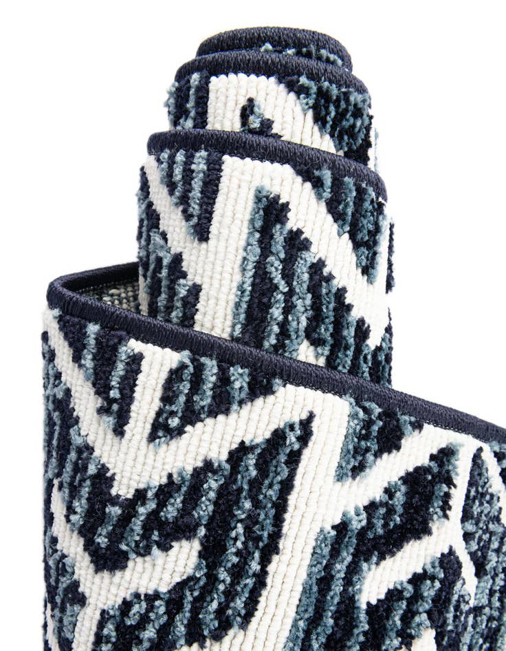 Detail image of 5' x 8'  Washable Sabrina Soto Aston Indoor / Outdoor Oval Rug