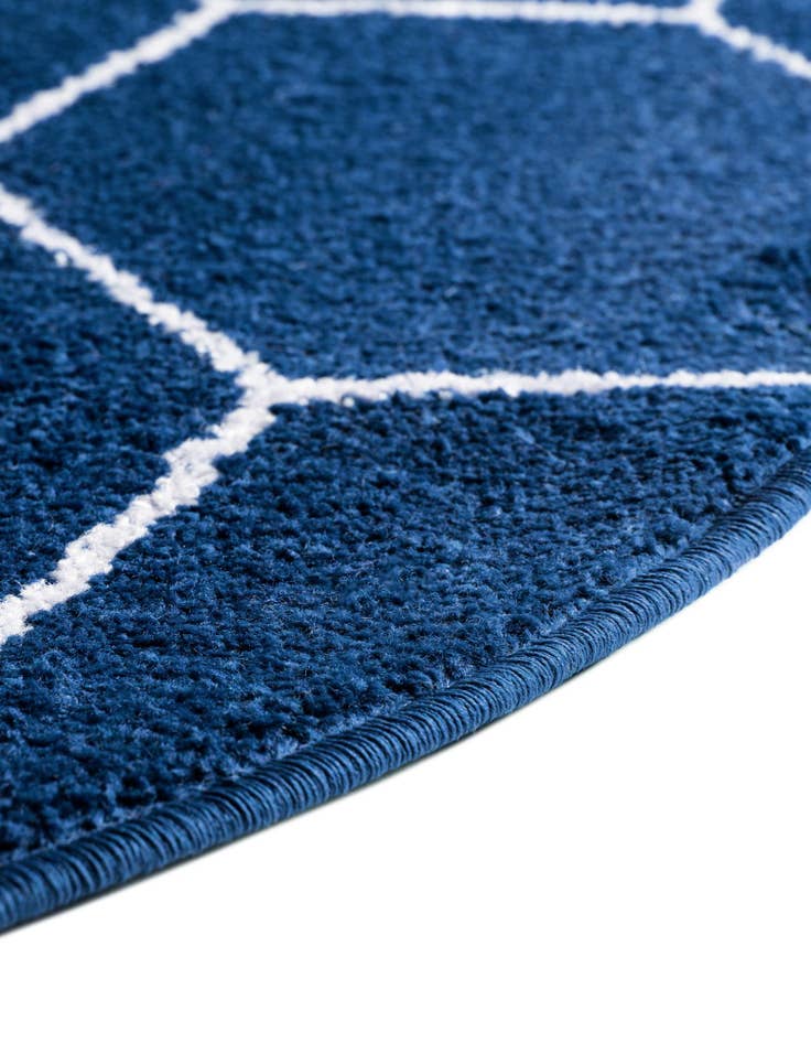 Detail image of 5' 3 x 8' Trellis Frieze Oval Rug