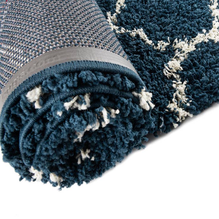 Detail image of 4' x 6' Trellis Shag Oval Rug