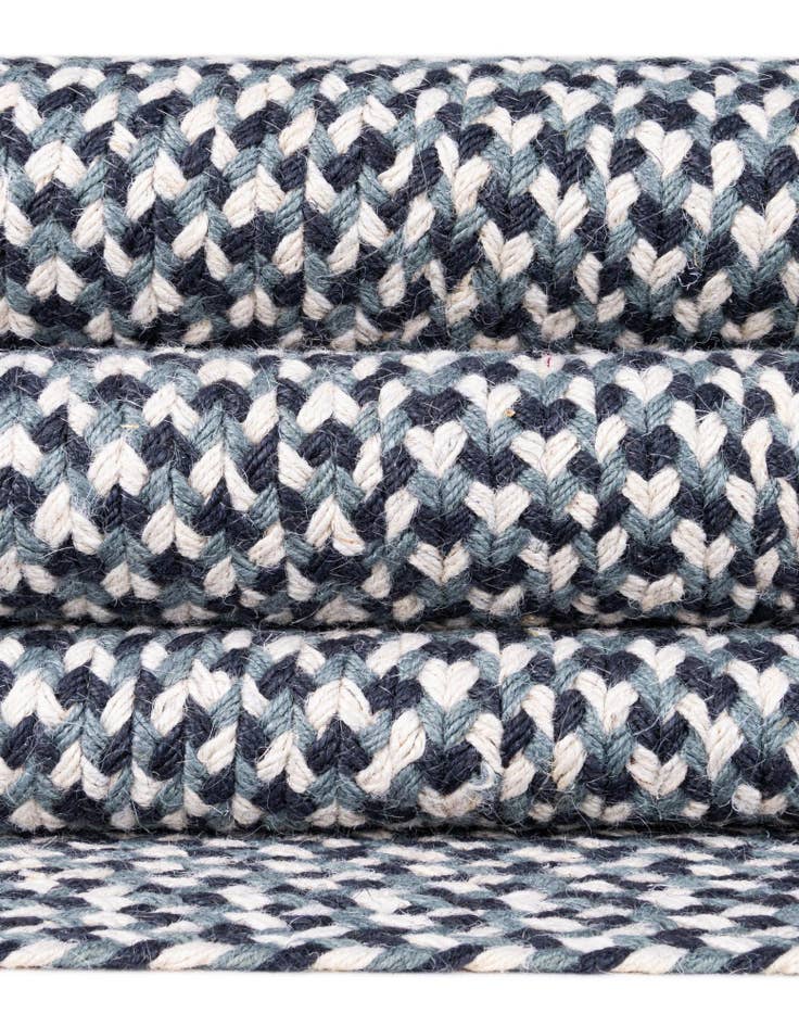 Detail image of 2' x 3' 1 Handmade Tweed Braided Jute Oval Rug