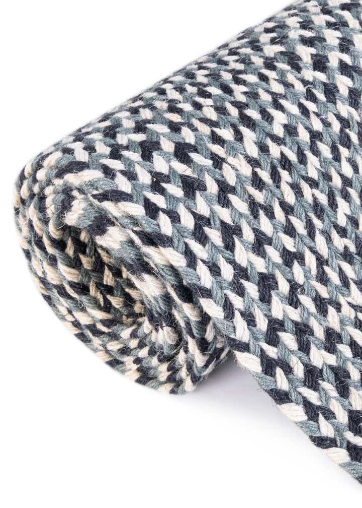 2' x 3' 1 Handmade Tweed Braided Jute Oval Rug