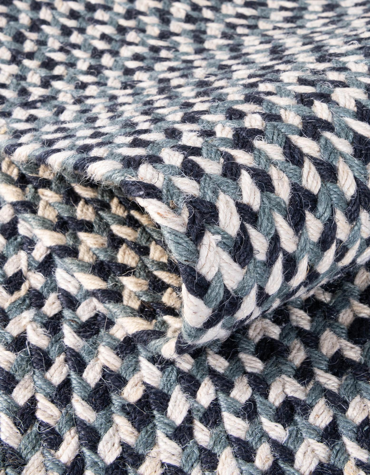 2' x 3' 1 Handmade Tweed Braided Jute Oval Rug