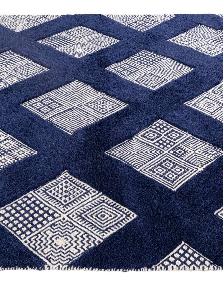 Detail image of 5' 2 x 8' 4  Hand Knotted  Oriental Rug