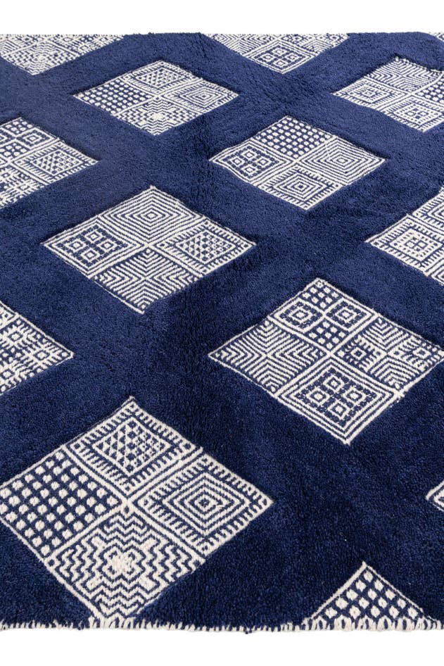 Detail image of 5' 2 x 8' 4 Hand Knotted Oriental Rug