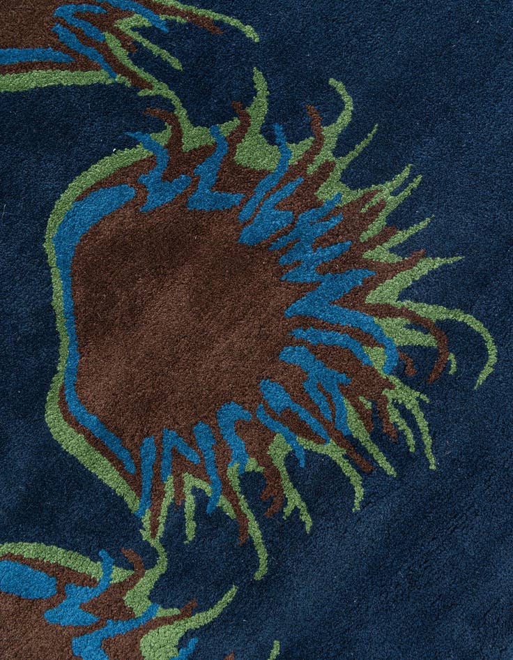 Detail image of 7' 5 x 7' 6 Agra Rug