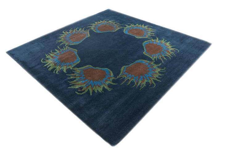 Detail image of 7' 5 x 7' 7 Agra Rug