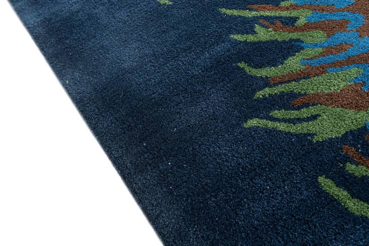 Detail image of 7' 5 x 7' 7 Agra Rug