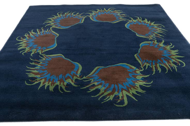 Detail image of 7' 5 x 7' 6 Agra Rug