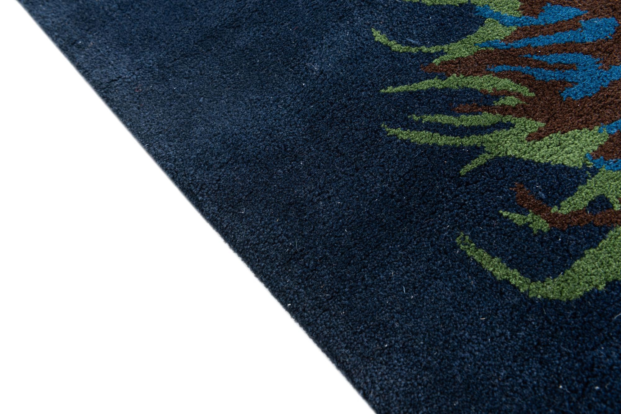 7' 5 x 7' 7 Agra Rug