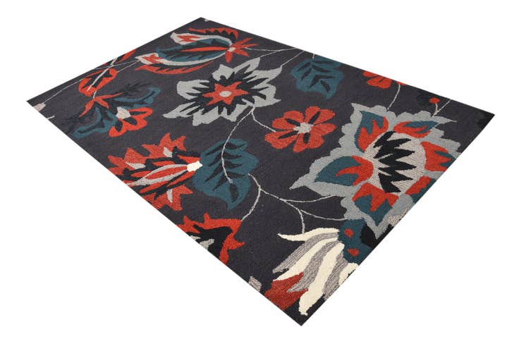 Detail image of 5' 1 x 8' Agra Rug