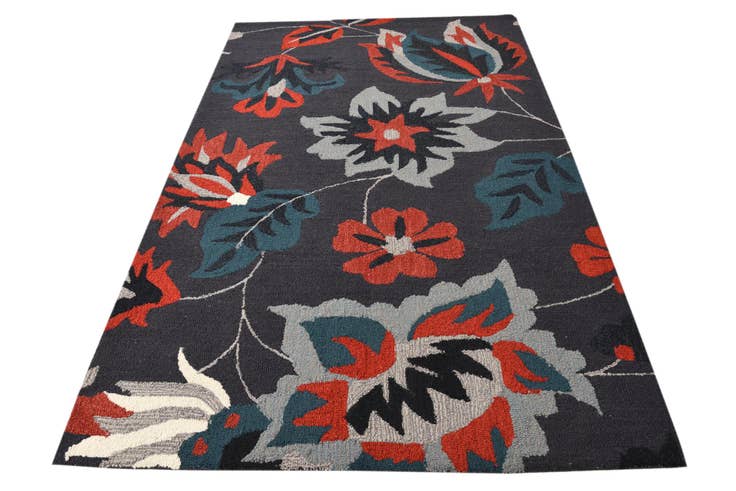 Detail image of 5' 1 x 8' Agra Rug