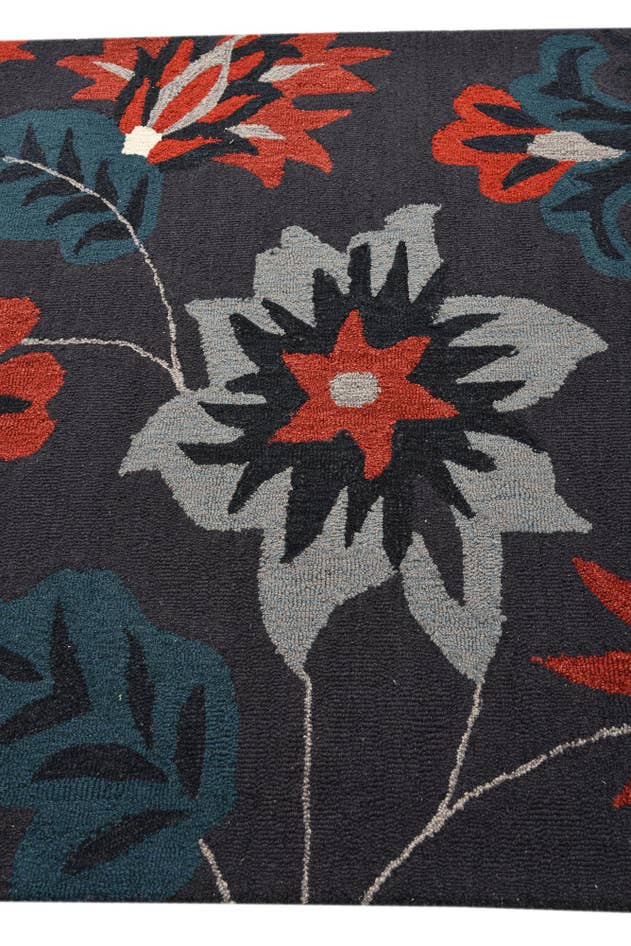 Detail image of 5' 1 x 8' Agra Rug