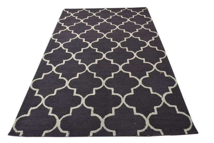 Detail image of 5' x 7' 11 Agra Rug