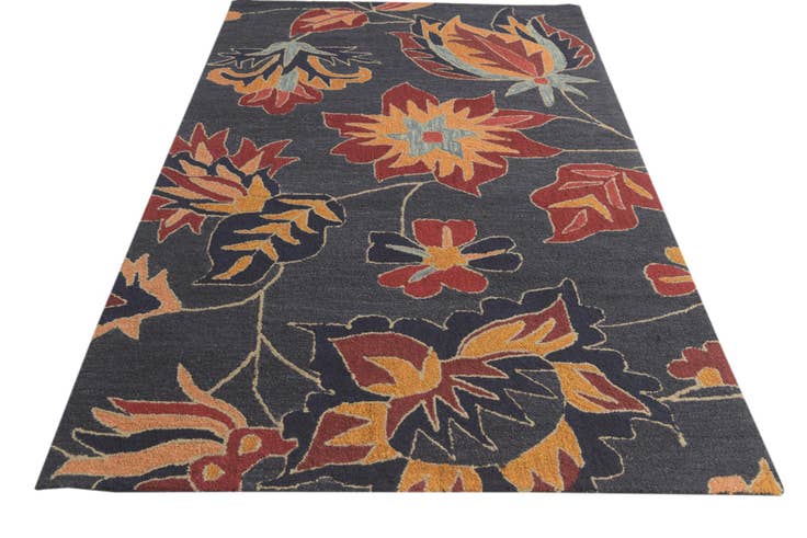 Detail image of 5' x 8' Agra Wool Rug