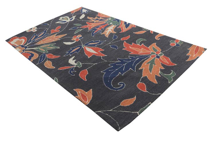 Detail image of 5' x 8' Agra Wool Rug
