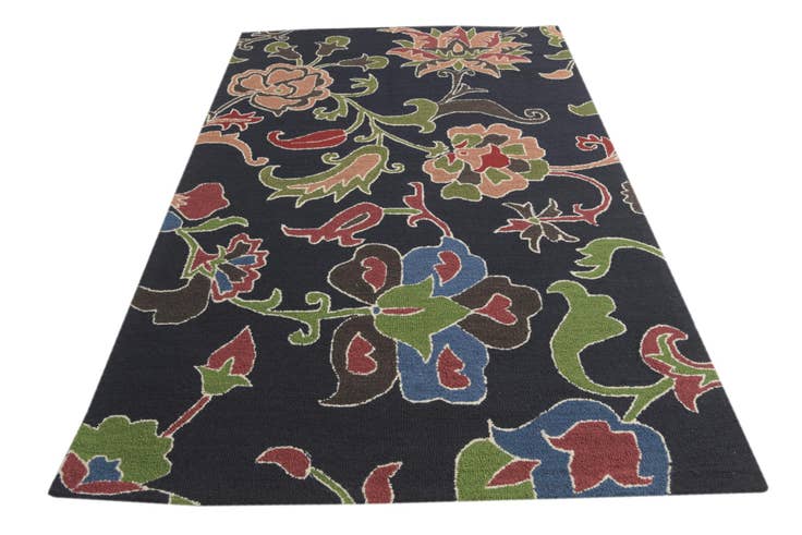 Detail image of 5' 1 x 8' Agra Wool Rug