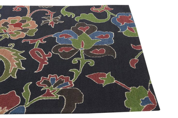 Detail image of 5' 1 x 8' Agra Wool Rug