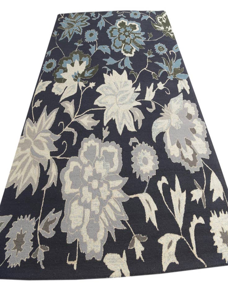 Detail image of 8' x 10' Agra Wool Rug