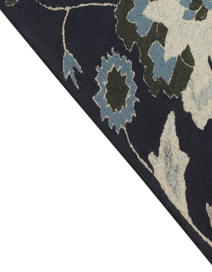 Detail image of 8' x 10' Agra Wool Rug