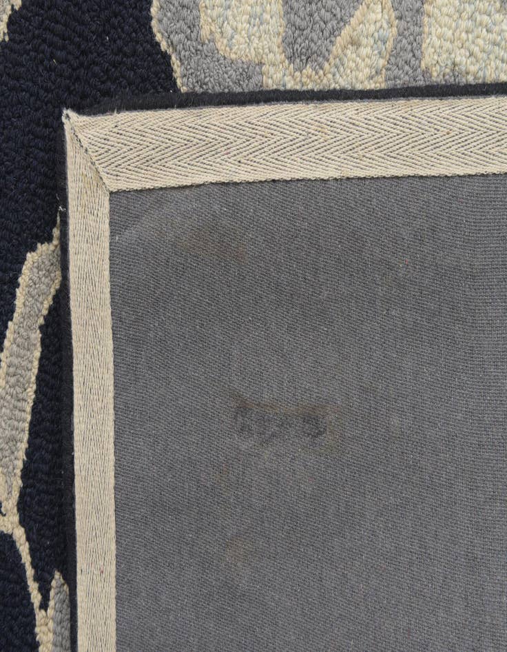 Detail image of 8' x 10' Agra Wool Rug