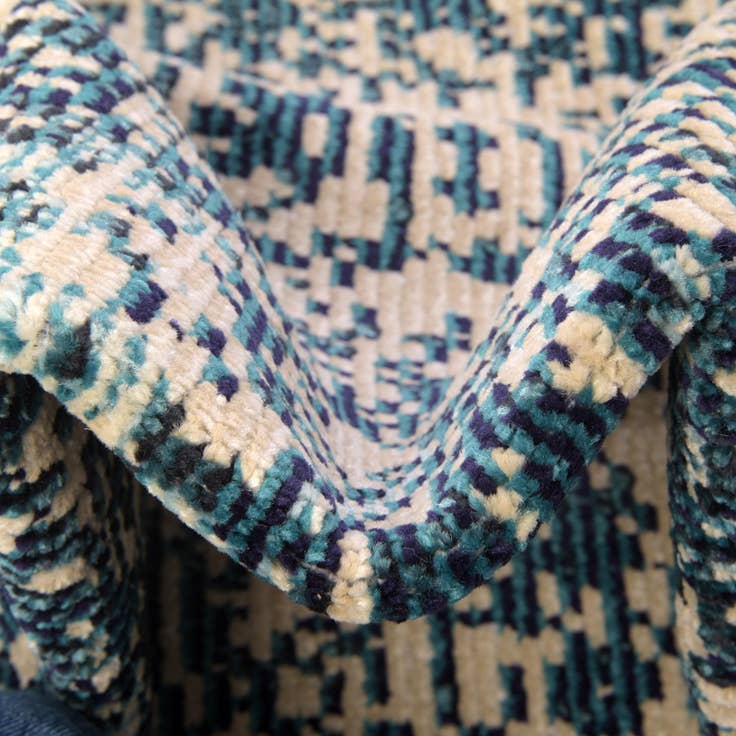 Detail image of 8' x 10' Amulet Rug