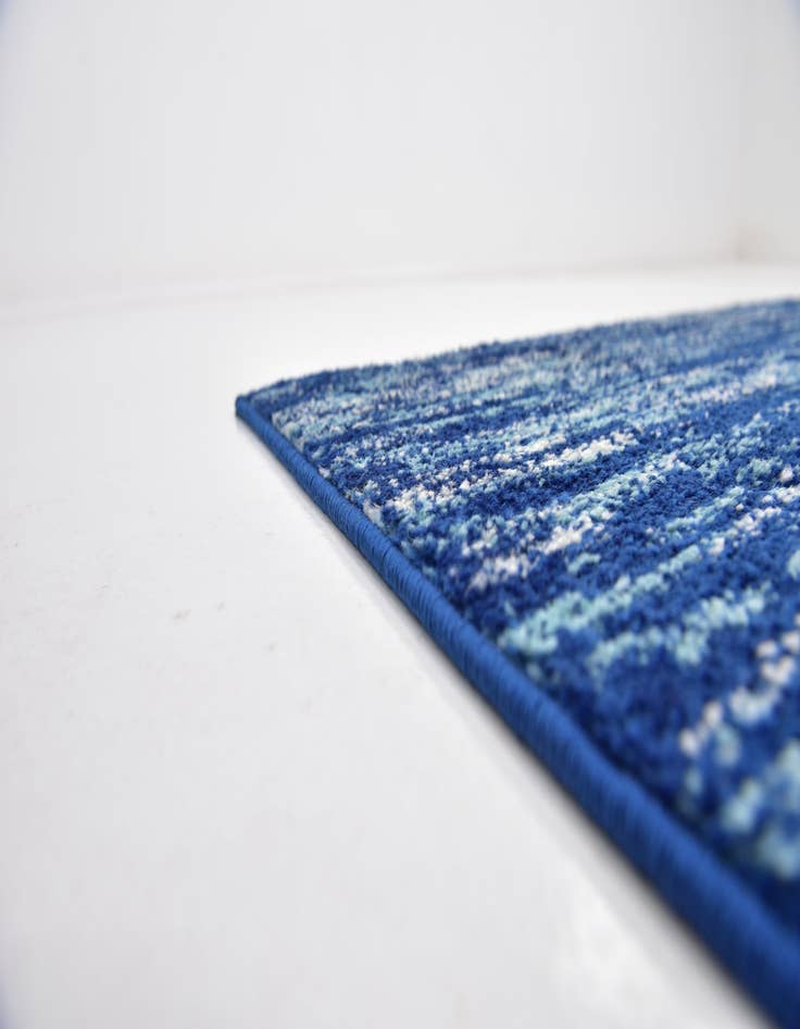 Detail image of 5' x 7' 7 Angelica Rug