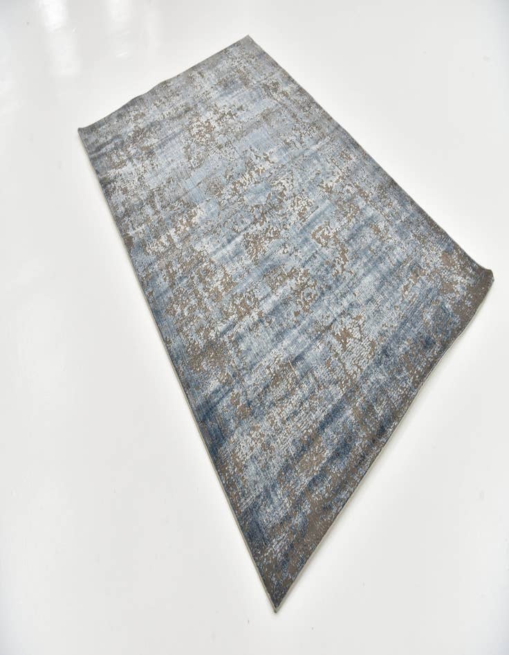 Detail image of 5' x 7' 7 Angelica Rug