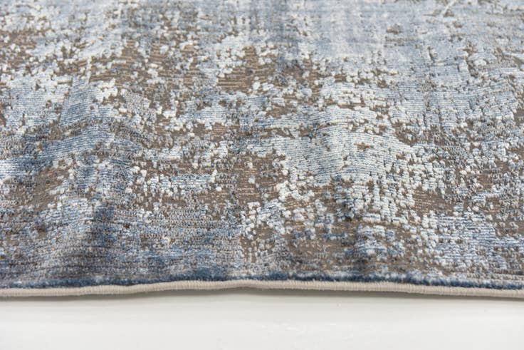 Detail image of 5' x 7' 7 Angelica Rug