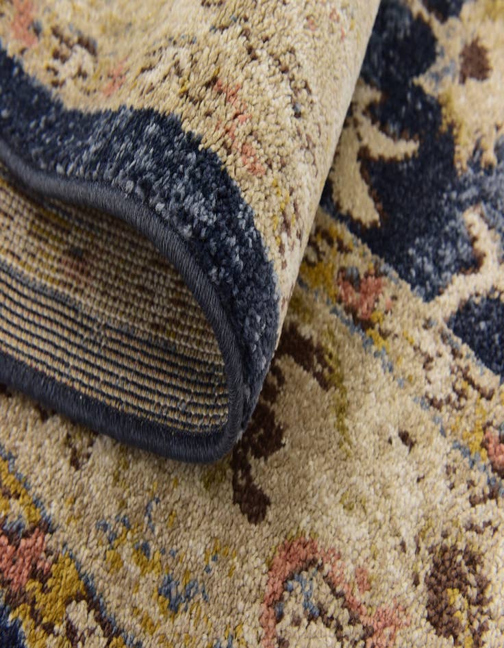 Detail image of 5' 3 x 7' 6 Arcadia Rug