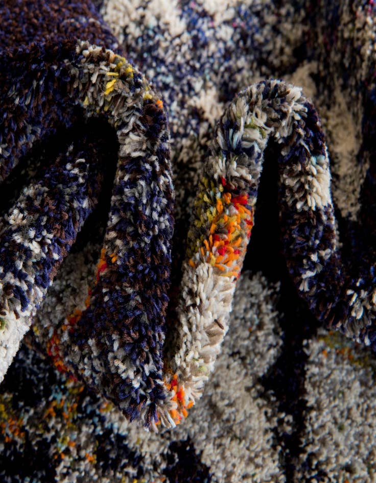 Detail image of 8' x 10'  Washable Arte Rug