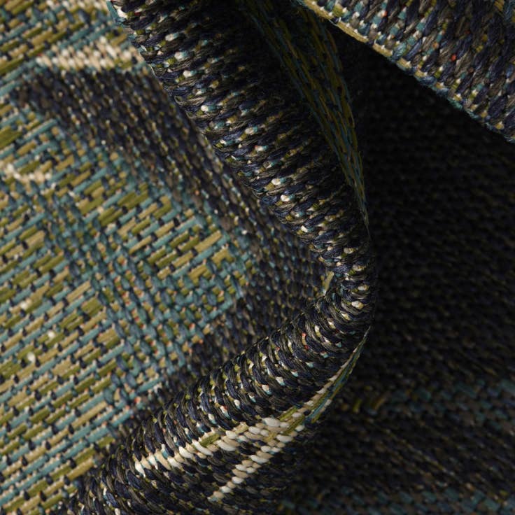 Detail image of 4' x 6' Easy-Clean Baja Indoor / Outdoor Rug