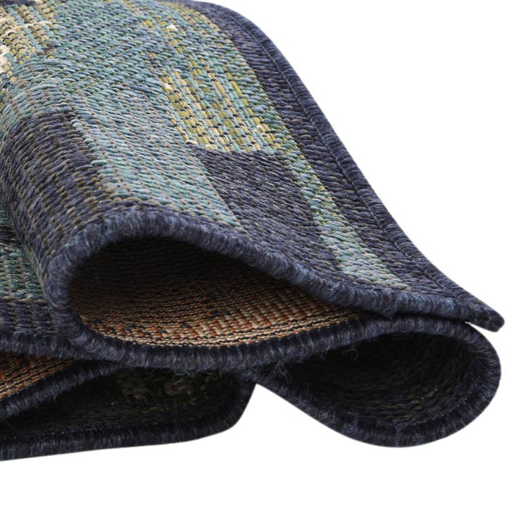 Detail image of 4' x 6' Easy-Clean Baja Indoor / Outdoor Rug