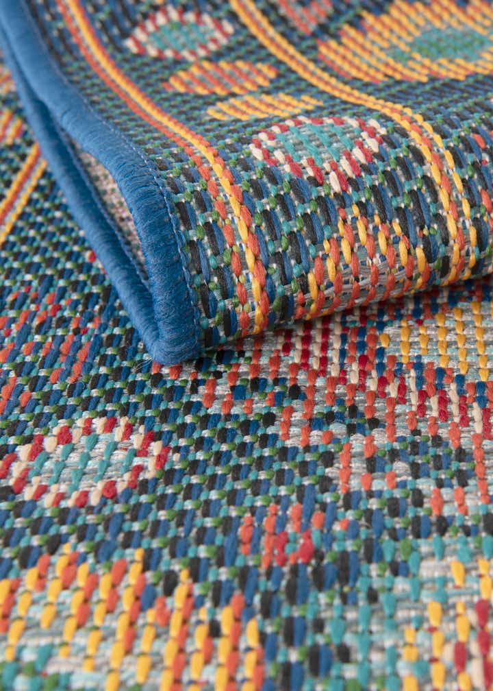 4' 1 x 6' 1 Easy-Clean Baja Indoor / Outdoor Rug