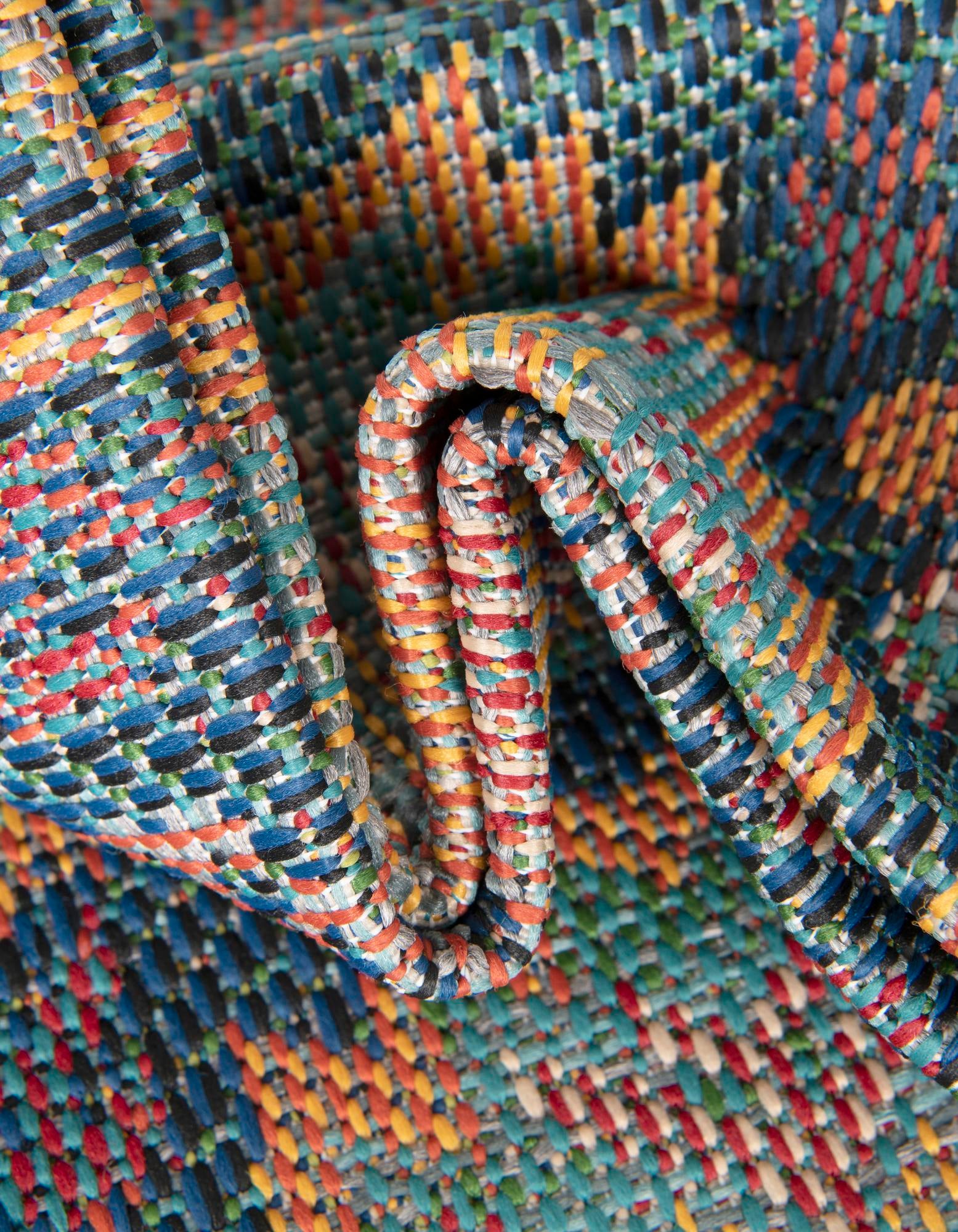 6' 1 x 9' Easy-Clean Baja Indoor / Outdoor Rug