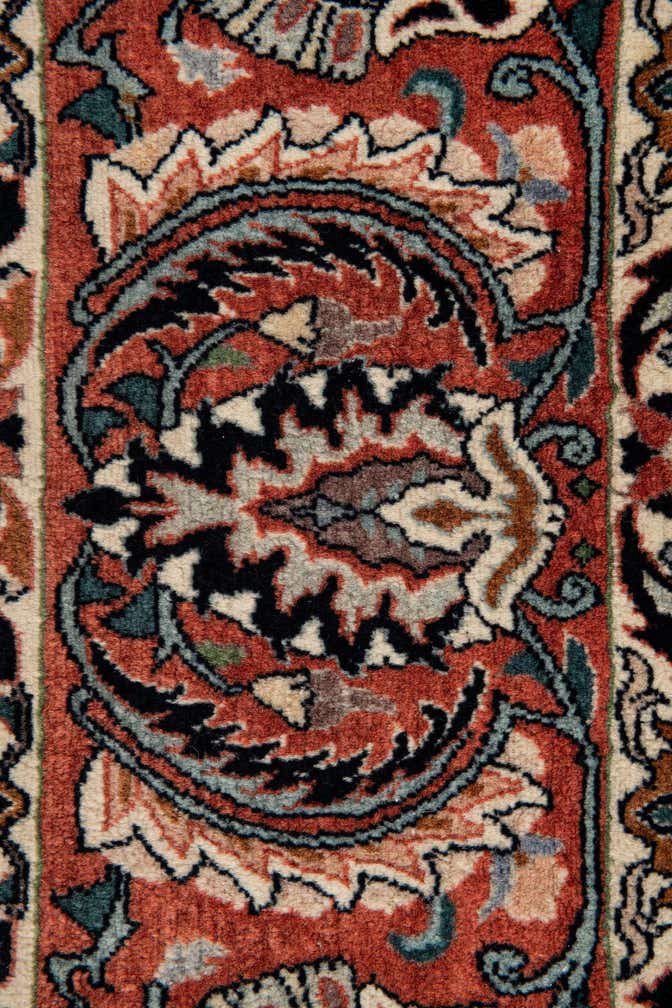 9' 10 x 9' 10 Hand Knotted Bidjar Persian Rug