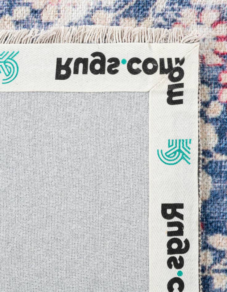 Detail image of 6' 1 x 9' Boutique Rug