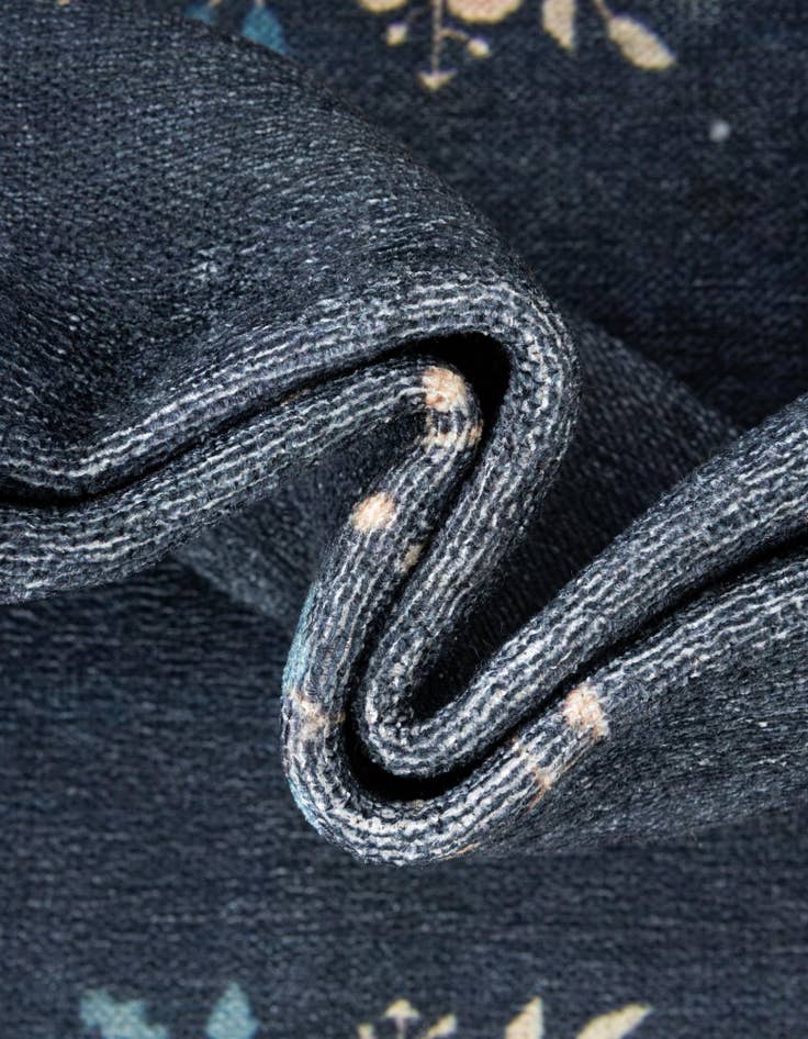 Detail image of 2' x 3' 1 Boutique Rug