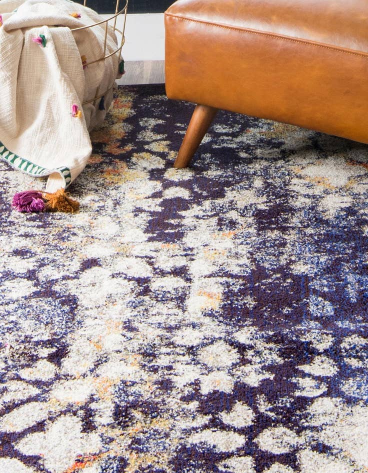 Detail image of 3' 3 x 5' 3 Washable Carnevale Rug